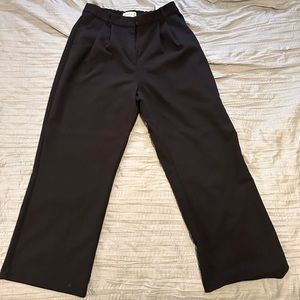 Sloane a&f curve love
Color black 
Size 12/ 31
Inseam short 27"